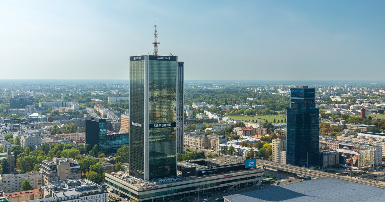 Niedawno, Marriott, opuścił, Warszawę, istniejący, wieżowiec, przekształcono, hotel, Presidential, Teraz, właściciel, budynku, p Obok dawnego Marriotta stanie nowy wieżowiec. Projekt wywołał burzę