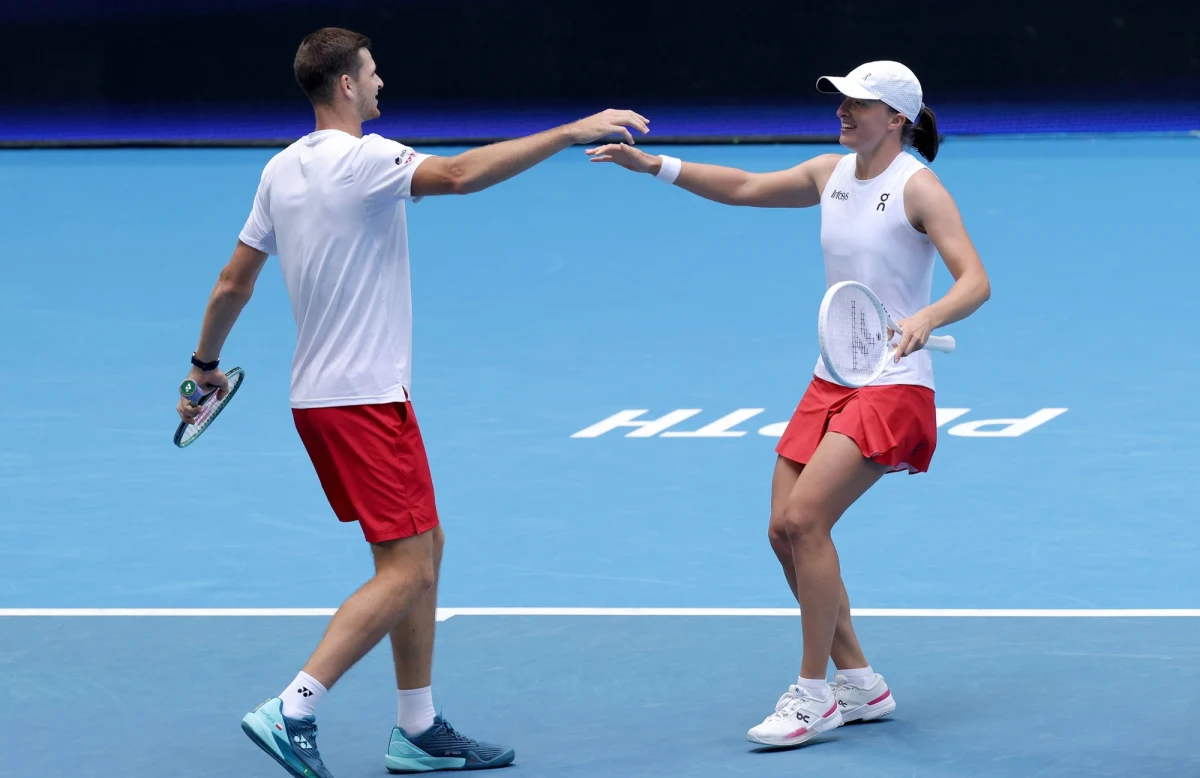 Liderka rankingu tenisistek Iga Świątek i najwyżej notowany polski gracz Hubert Hurkacz znaleźli się na liście zawodników zgłoszonych do drużynowego turnieju United Cup, który na przełomie roku odbędzie się w Perth i Sydney.