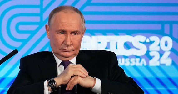 Przywódca Rosji Władimir Putin powiedział w piątek, że nie pojedzie na szczyt państw grupy G20, który w dniach 18-19 listopada odbędzie się w Brazylii. Wyjaśnił, że Rosję będzie tam reprezentował ktoś inny.