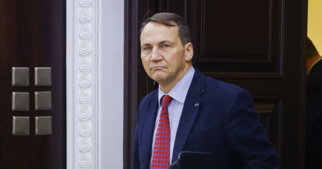 Radosław Sikorski został wkręcony przez Rosjan. MSZ ujawnia szczegóły