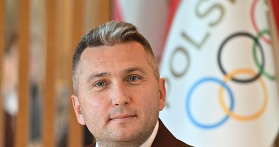 Prezes Polskiego Komitetu Olimpijskiego Radosław Piesiewicz złożył pozwy o zniesławienie przeciwko ministrowi sportu Sławomirowi Nitrasowi, który oskarżył go o nieprawidłowe wydatkowanie pieniędzy z budżetu państwa i spółek Skarbu Państwa. To już kolejna odsłona wojny na linii: szef PKOl-u - minister sportu. Piesiewicz w rozmowie z RMF FM zapewnił, że kontroli NIK-u się nie boi, a w sądzie na pewno z ministrem wygra. 