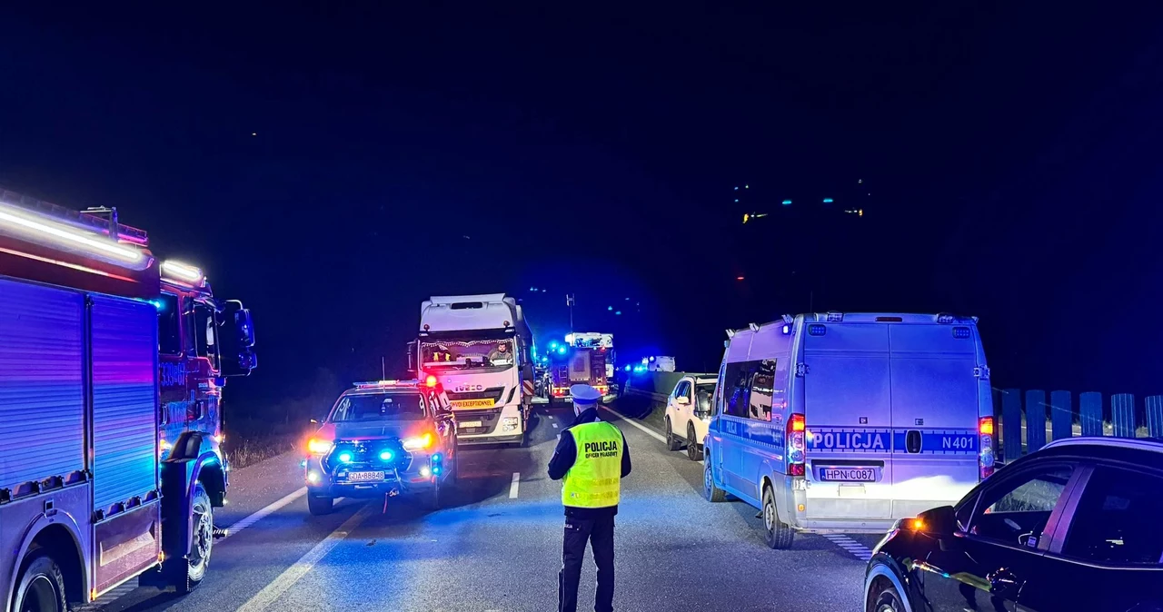 Karambol w pobliżu Gdańska. Zderzyło się około 20 aut, nie żyje czworo dzieci 