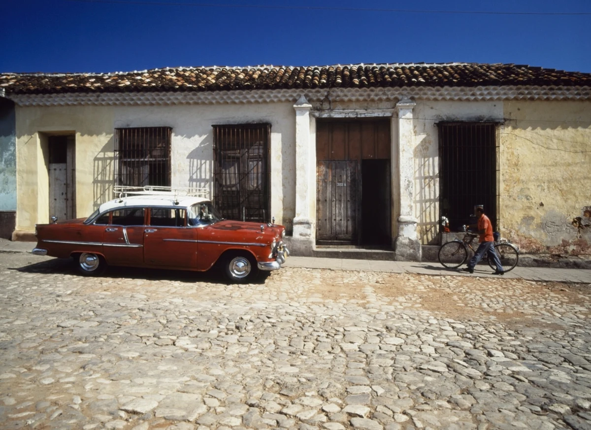 Baguanos, Holguin oraz Sancti Spiritus - tam mieszkańcy organizują protesty w związku z brakiem prądu na całej Kubie. Wszystko przez awarię głównej elektrowni - poinformowała agencja Reutera, powołując się na oświadczenie ministerstwa energii. Władze zamknęły szkoły, a pracownicy zostali wysłani do domów. 