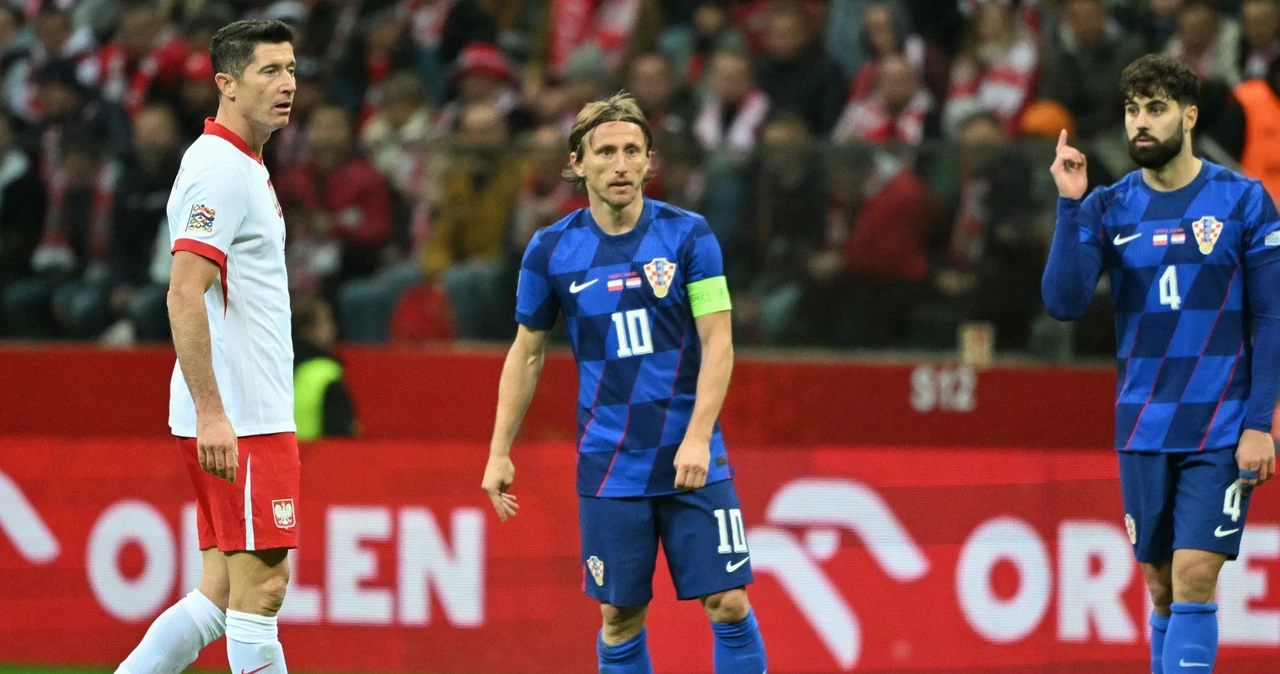 Luka Modrić (w środku), z lewej Robert Lewandowski, a z prawej Joško Gvardiol