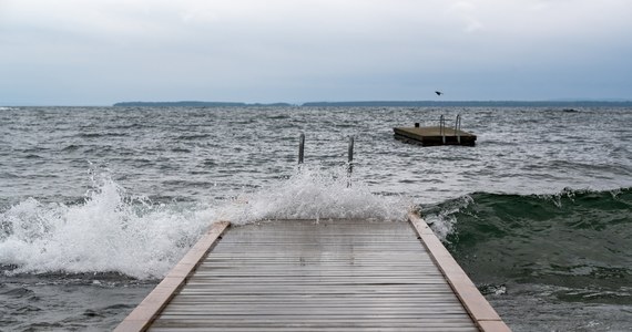 Co najmniej siedem osób zginęło w wyniku zawalenia się pomostu na wyspie Sapelo w amerykańskim stanie Georgia. Jak podaje Reuters, okoliczności wypadku nie są znane. 
