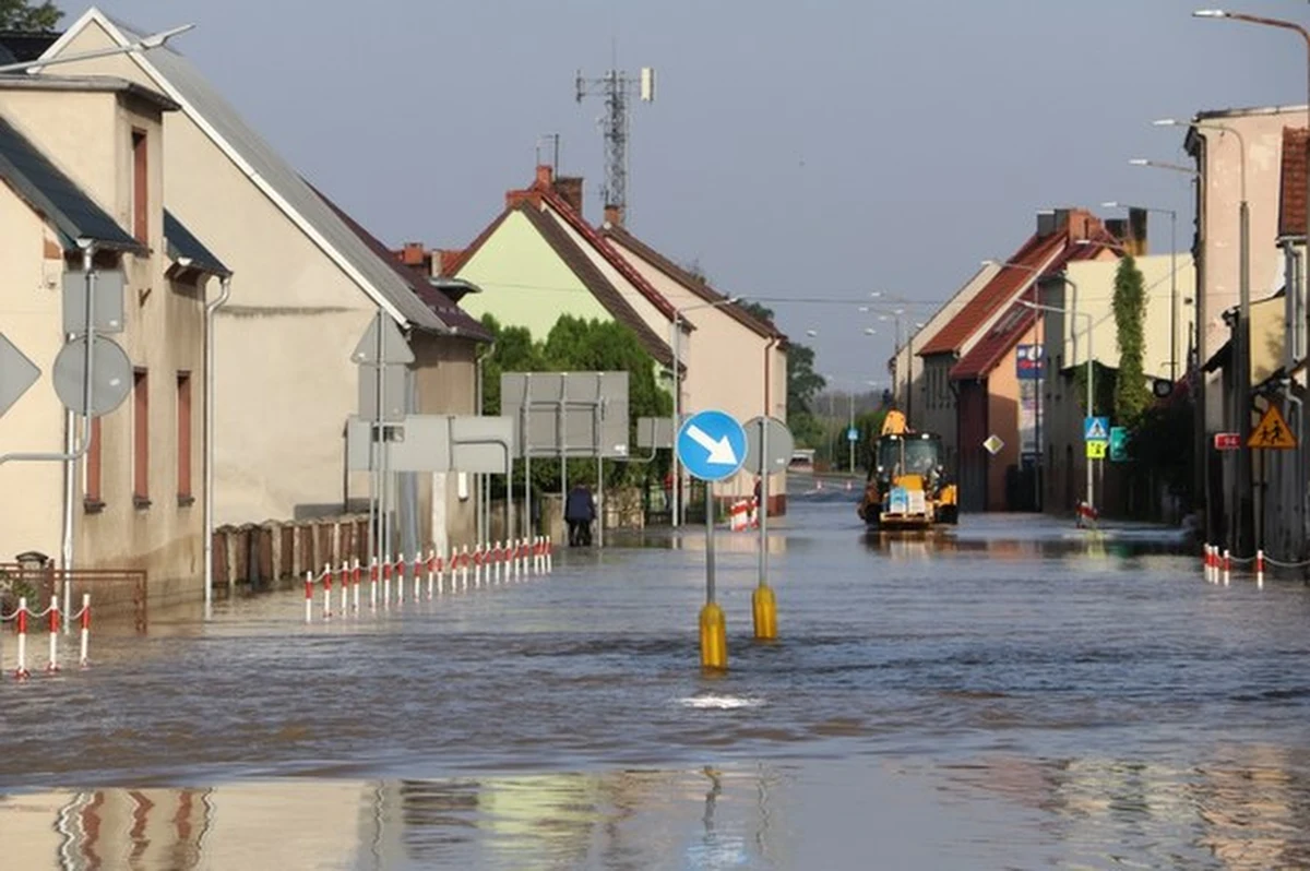 W Lewinie Brzeskim trwa zbiórka podpisów pod pozwem zbiorowym przeciwko Wodom Polskim, którym zarzuca się błędne decyzje podczas wrześniowej powodzi. Akcja w Miejsko-Gminnym Domu Kultury zakończy się o godzinie 19.00. 