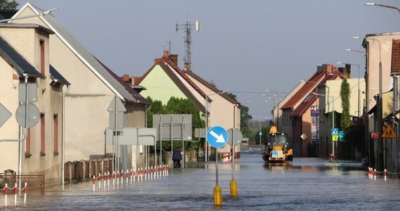 W Lewinie Brzeskim trwa zbiórka podpisów pod pozwem zbiorowym przeciwko Wodom Polskim, którym zarzuca się błędne decyzje podczas wrześniowej powodzi. Akcja w Miejsko-Gminnym Domu Kultury zakończy się o godzinie 19.00. 