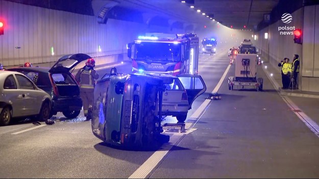 To pierwsze takie testy w największym tunelu drogowym w Polsce, od kiedy został otwarty. Chodzi o Południową Obwodnicę Warszawy. Służby ćwiczą tam scenariusze na wypadek katastrofy.