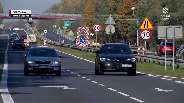 W Bolesławiu w Małopolsce zapadła się droga. Dziura na średnicę 2 i pół metra. Mieszkańcy drżą, że podzielą los Trzebini, bo dwa miesiące temu w mieście z powodu zagrożenia zapadliskami zamknięto miejscowy cmentarz, a pół roku temu zapadła się jezdnia. O życiu na kruchym gruncie Jakub Żegadło.