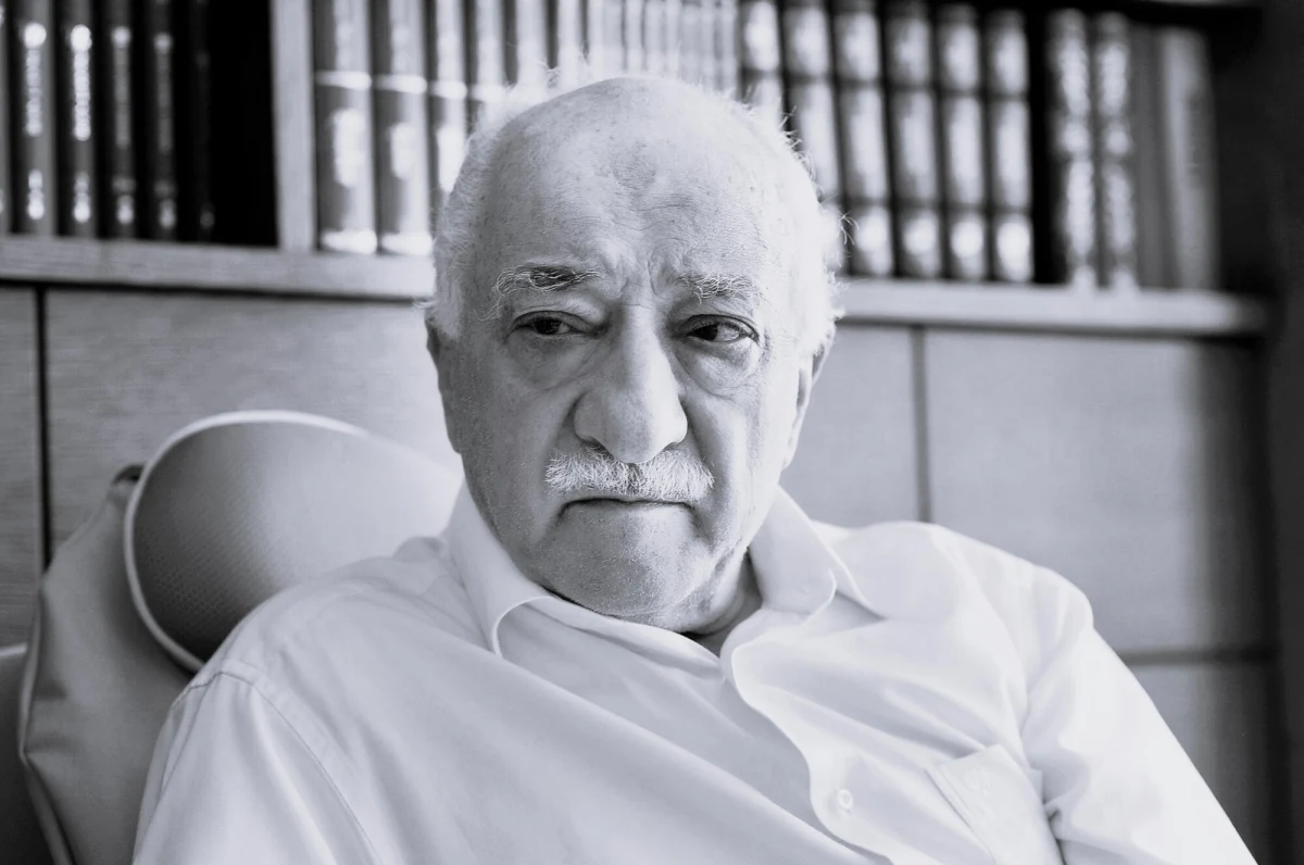 Fetullah Gulen nie żyje. Jak poinformowały tureckie media, zmarł USA w wieku 83 lat. Gulen to islamski kaznodzieja oskarżany przez Ankarę o organizację nieudanego puczu w 2016 roku.