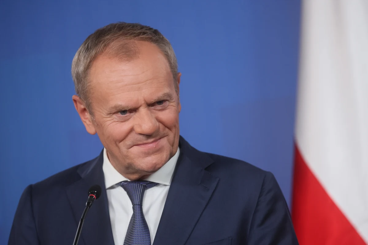 "Rozwścieczyć Moskwę, zaimponować Europie, uratować swój kraj po raz kolejny - taka jest Maia Sandu" - napisał na platformie X premier Donald Tusk, komentując wybory na prezydenta Mołdawii. Odbyły się one w niedzielę, wraz z referendum w sprawie wpisania eurointegracji do konstytucji tego kraju. Głos w tej sprawie zabrała również przewodnicząca Komisji Europejskiej Ursula von der Leyen.