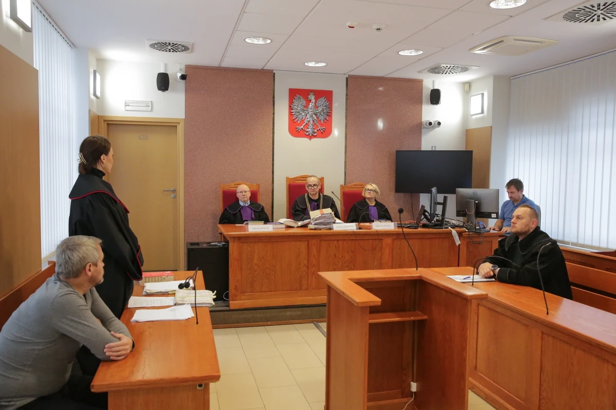 Sąd Okręgowy w Olsztynie o rok złagodził wyrok dla Piotra O. Mężczyzna został skazany za to, że nie mając uprawnień ani umiejętności żeglarskich doprowadził do wypadku łódki na jeziorze Tałty, w którym zginęła 8-letnia dziewczynka. 