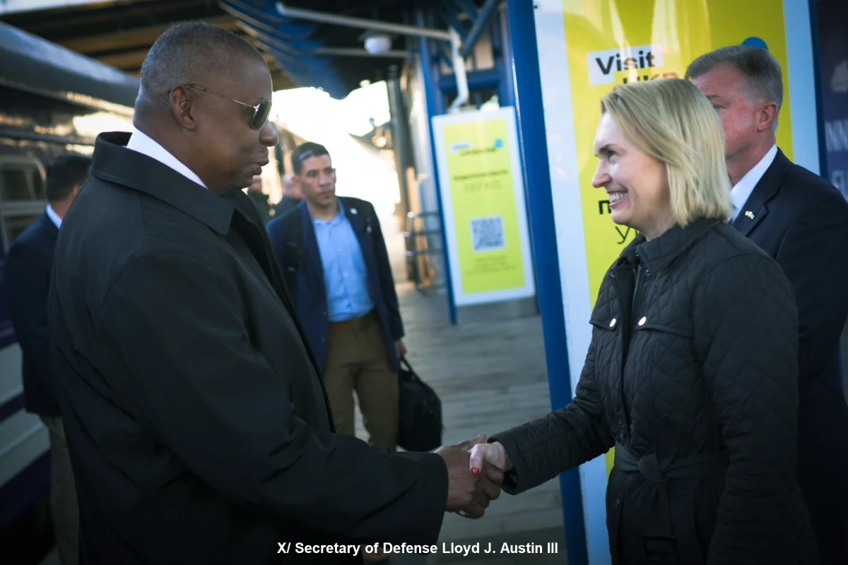 Szef Pentagonu Lloyd Austin ogłosił nowy pakiet amerykańskiej pomocy wojskowej dla Ukrainy o wartości 400 milionów dolarów. Austin złożył dziś wizytę w Kijowie.