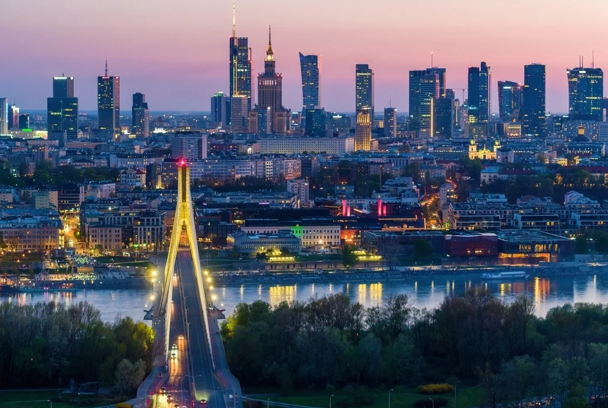 ​"Oszałamiający sukces", "bardzo dobrze zarządzania polityka gospodarcza" - w ten sposób na łamach "Daily Telegraph" opisał Polskę Roger Bootle. Publicysta ekonomiczny tego brytyjskiego dziennika przekonuje, że rozwój naszego kraju w ostatnich 30 latach powinien być przykładem dla Wielkiej Brytanii i punktem do przemyślenia dla rządu w kontekście prowadzonej polityki gospodarczej.