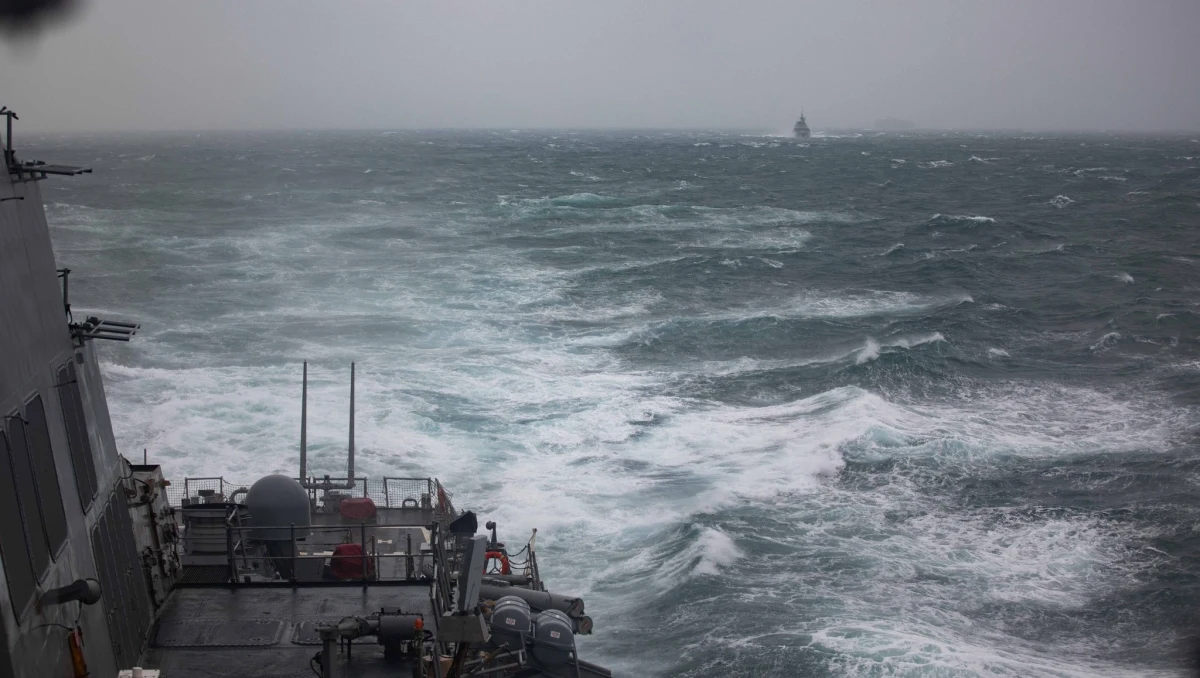 Okręty wojenne Stanów Zjednoczonych i Kanady przepłynęły w niedzielę przez Cieśninę Tajwańską, tydzień po przeprowadzonych przez Chiny manewrach u wybrzeży Tajwanu. Rejs sojuszniczych jednostek wzbudził wściekłość w Pekinie.
