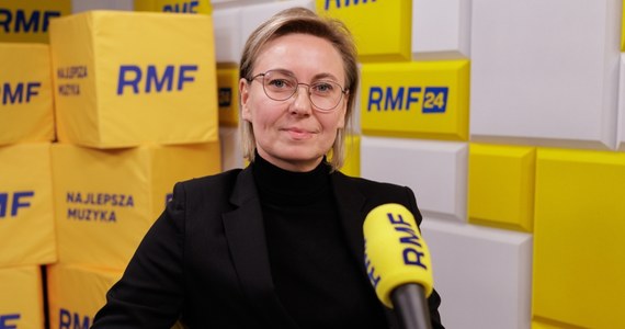 "Projekt ustawy o związkach partnerskich jest projektem minister Kotuli, który jest projektem rządowym" - powiedziała w Popołudniowej rozmowie w RMF FM minister ds. społeczeństwa obywatelskiego Adriana Porowska. Pytana o Polskie Stronnictwo Ludowe, które sprzeciwia się temu projektowi, odpowiedziała: "Ja go uznaję jako projekt rządowy. Mamy miesiąc na to, aby zrobić uzgodnienia. Nie mogę odpowiadać za osoby z PSL, moją partią jest Polska 2050".