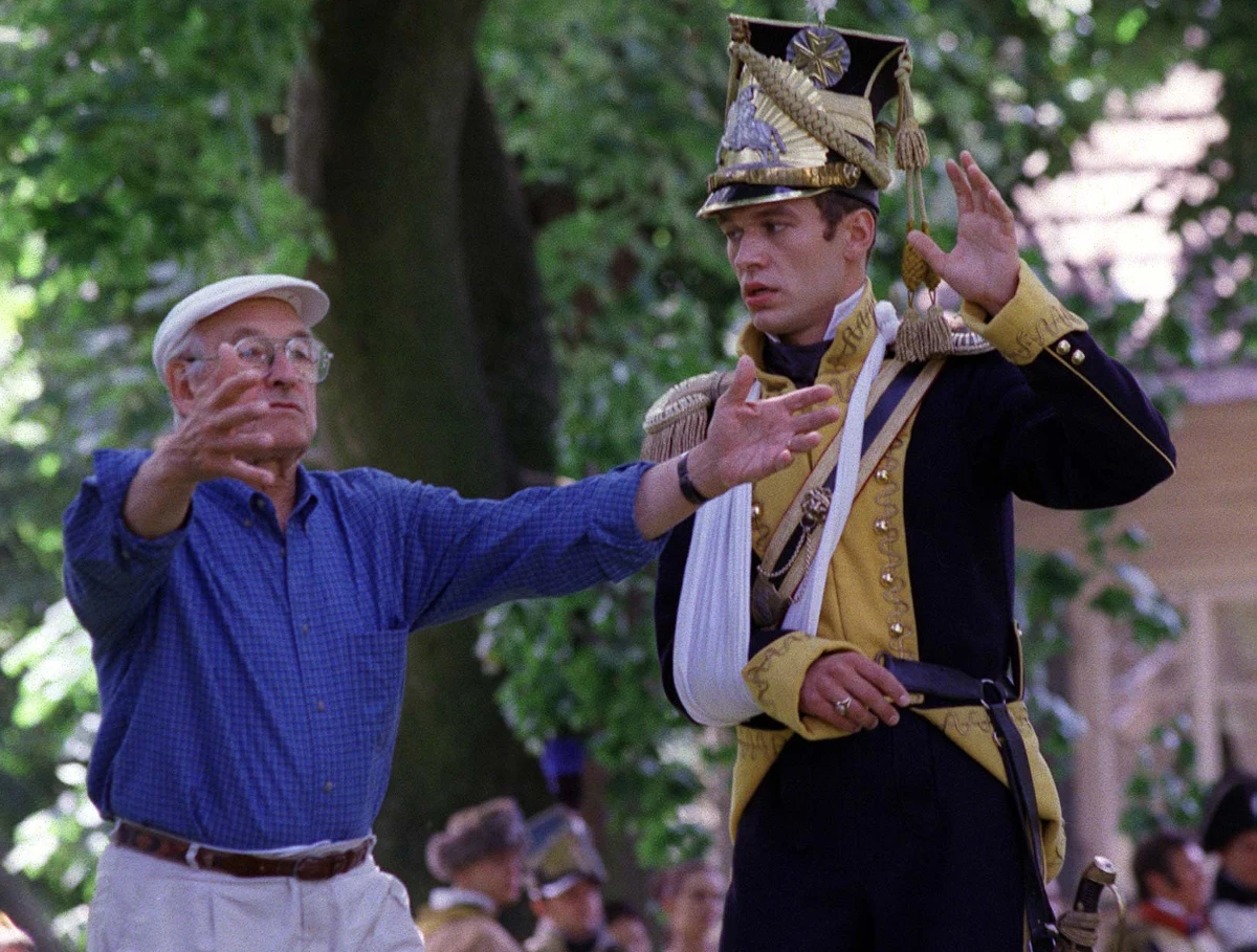 Dokładnie 25 lat temu w Teatrze im. Juliusza Słowackiego w Krakowie odbyła się premiera filmu "Pan Tadeusz". Ekranizacja poematu Adama Mickiewicza zebrała różne opinie, ale jedno jest pewne - zdobyła serca widzów. 