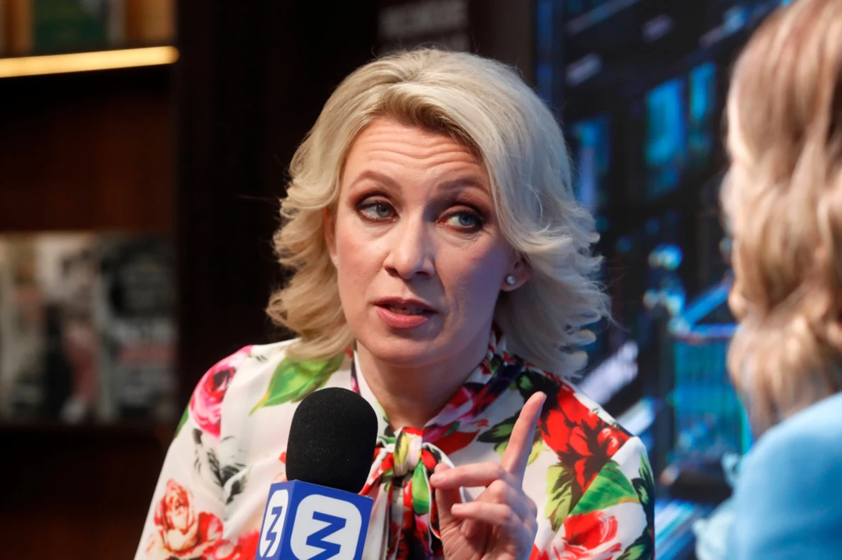 "To kolejny wrogi krok. Udzielimy bolesnej odpowiedzi" - w ten sposób rzeczniczka rosyjskiego MSZ Maria Zacharowa zareagowała na decyzję Radosława Sikorskiego. Szef polskiej dyplomacji poinformował, że za ostatnimi próbami dywersji w Polsce i krajach sojuszniczych stoi Rosja, dlatego zdecydował o wycofaniu zgody na funkcjonowanie konsulatu Rosji w Poznaniu. Jego personel zostanie uznany za osoby niepożądane w Polsce.