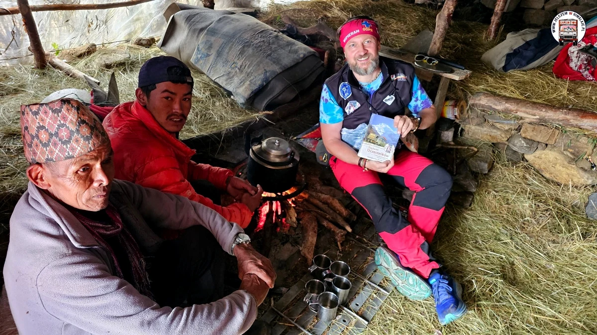 Cel wyprawy "Jelczem w Himalaje. Śladami uczestników" został osiągnięty. Po kilkudniowym trekkingu cała ekipa dotarła do historycznej bazy - miejsca, skąd w 1979 roku uczestnicy pamiętnej wyprawy na Annapurnę wyruszyli do góry.