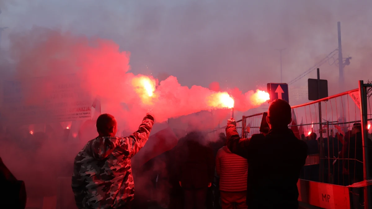 Prezydent Warszawy Rafał Trzaskowski zgodził się, aby Marsz Niepodległości przeszedł ulicami Warszawy. Demonstracja odbędzie się jako zgromadzenie legalne. Organizatorzy marszu mieli problemy z jego zarejestrowaniem, ponieważ chcieli m.in., by zgromadzenia związane z Narodowym Świętem Niepodległości trwały nawet kilkanaście dni.
