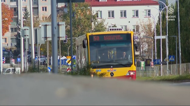 Mocno zdziwić może się ten, kto w Kielcach wsiądzie do autobusu. Pod stadionem słychać kibiców, przy ogrodzie botanicznym śpiew ptaków, i to niezależnie od godziny czy dnia tygodnia. O muzycznej komunikacji miejskiej dla "Wydarzeń" Monika Różyc.