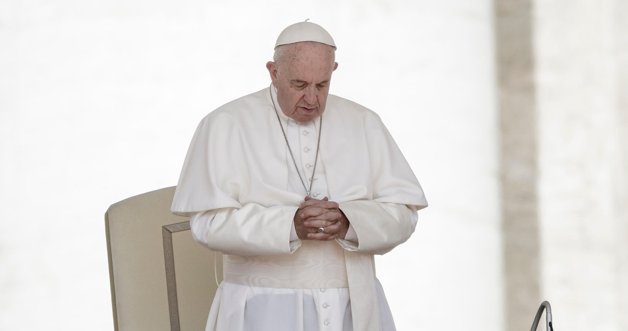 Vatican. Papa Francisc reduce salariile cardinalilor. Trebuie să-și strângă cureaua