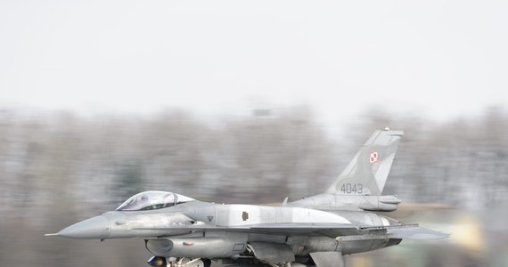 Departament Stanu USA wyraził zgodę na modernizację 48 polskich myśliwców F-16 do nowszego wariantu Viper za szacowaną kwotę 7,3 mld dolarów - poinformowała należąca do Pentagonu agencja Defense Security Cooperation Agency (DSCA). Modyfikacja związana jest z osiągnięciem połowy spodziewanego okresu eksploatacji tych maszyn.