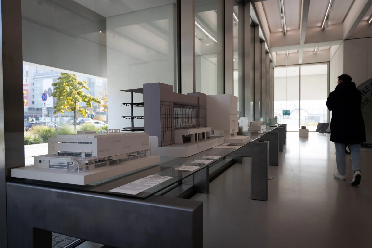 Dziś pierwsze oprowadzanie, jutro otwarcie dla widzów. Długo oczekiwane Muzeum Sztuki Nowoczesnej w Warszawie otwiera dla publiczności drzwi do nowej siedziby.