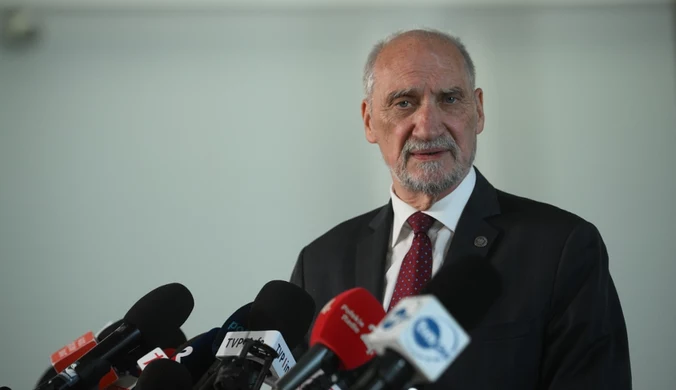 Macierewicz reaguje na raport. "Próba wyjaśnienia, że Putin jest niewinny"