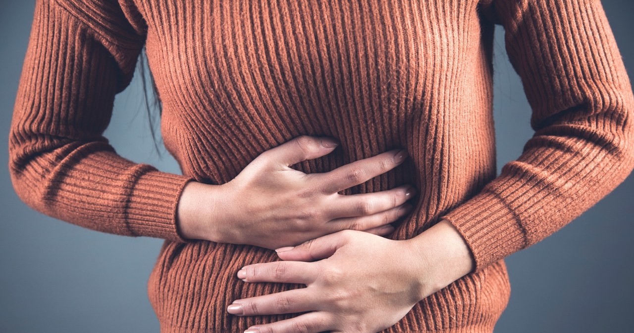 Brzuch wydaje dziwne dźwięki nie tylko po posiłku? Przyczyna może zaskoczyć