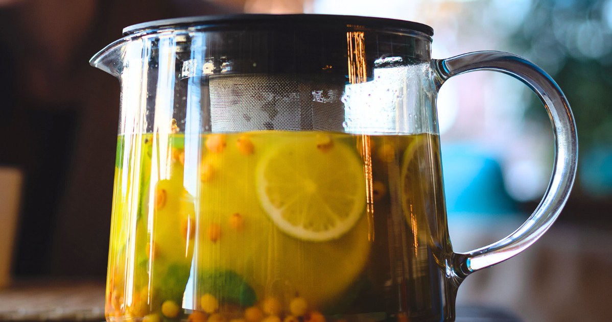 Domowa herbata na odporność i stany zapalne. Poznaj moc działania owoców rokitnika