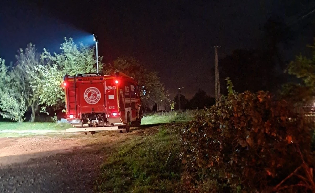 Policja odnalazła zwłoki 32-latka, podejrzanego o zabójstwo 49-letniego mieszkańca pow. przysuskiego (Mazowieckie). Sprawca zranił swoją ofiarę podczas rodzinnej sprzeczki i uciekł z domu. Po dwóch dniach jego ciało znaleziono w lesie - poinformowała w czwartek policja.