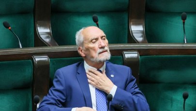 Macierewicz odpowiedział na raport MON. Padły mocne słowa