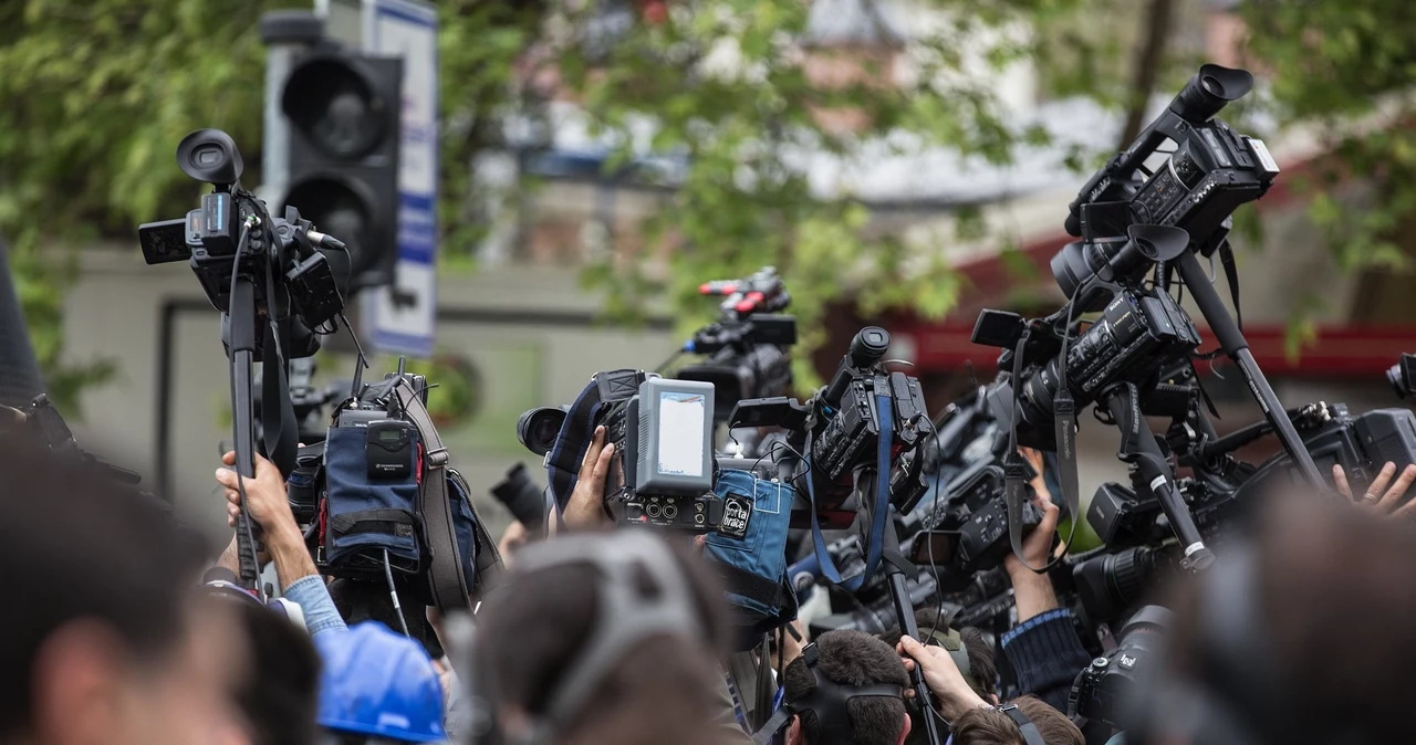 Awantura o nowych "dziennikarzy" OFF Radia Kraków. Reakcja zagranicznych mediów