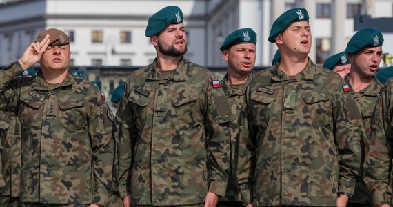 ​Nie ma końca kłopotów rezerwistów, którzy przez lukę w przepisach nie mogli otrzymać zwrotu kosztów dojazdu na ćwiczenia wojskowe. Jak dowiedział się reporter RMF FM, resort obrony znowelizował wprawdzie przepisy poprzedników, jednak nowa regulacja nie objęła wszystkich czekających na zwrot pieniędzy.