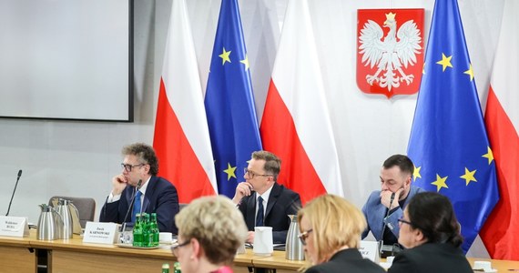 Warszawska prokuratura okręgowa złożyła w prokuraturze regionalnej wniosek o powołanie specjalnego zespołu śledczego do zbadania zawiadomień o możliwości popełnienia przestępstw w związku z wyborami kopertowymi. Wcześniej stosowne zawiadomienia złożyła sejmowa komisja śledcza.