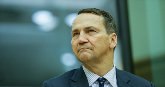 Radosław Sikorski wziął w czwartek udział w spotkaniu z mieszkańcami Katowic zorganizowanym przez Regionalny Ośrodek Debaty Międzynarodowej. Został zapytany o możliwość kandydowania na prezydenta kraju. Odpowiedź ministra raczej nie ociepli jego stosunków z Andrzejem Dudą.