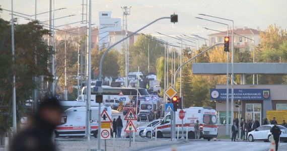 Partia Pracujących Kurdystanu (PKK) jest odpowiedzialna za atak, do którego doszło w środę w stolicy Turcji Ankarze. Separatystyczna organizacja przyznała się do zamachu na firmę lotniczą TUSAS, w którym zginęło pięć osób, a 22 zostały ranne. Zginęło także dwóch terrorystów, którzy zostali zabici przez tureckie służby bezpieczeństwa. 