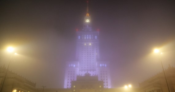 Będzie mgliście. Instytut Meteorologii i Gospodarki Wodnej wydał ostrzeżenia I stopnia przed gęstą mgłą. Jak poinformował IMGW, miejscami widzialność będzie ograniczona poniżej 200 m. 