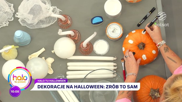 Gościnią “halo tu polsat” była Iwona Kuziora – artystka, która wyspecjalizowała się w sztuce “zrób to sam”. Z okazji zbliżającego się Halloween pokazała widzom i widzkom kilka patentów, dzięki którym z zupełnie zwykłych rzeczy stworzyć można wyjątkowe ozdoby. Co więcej – w grę wcale nie wchodzi tylko wszechobecna dynia.