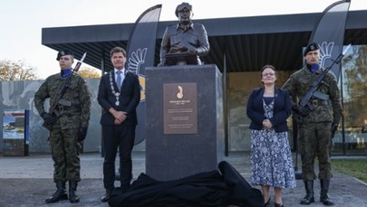 Pomnik gen. Maczka został odsłonięty na Polskim Cmentarzu Wojskowym w Bredzie