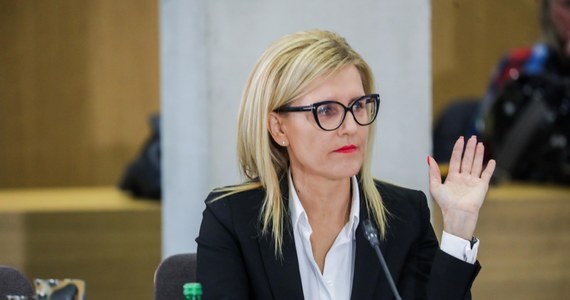 Prokurator Ewa Wrzosek cofnęła wniosek o odejście ze służby prokuratorskiej po piątkowym spotkaniu z ministrem Adamem Bodnarem. Ma wkrótce zostać delegowana do pracy w Ministerstwie Sprawiedliwości - przekazał Krzysztof Dobies, szef Gabinetu Politycznego Ministra Sprawiedliwości Adama Bodnara.