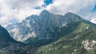 W Tatrach piękna pogoda, ale szlaki są oblodzone 