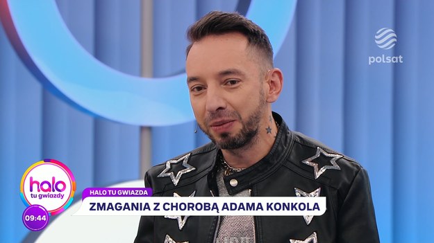 Adam Konkol jest liderem zespołu Łzy i autorem wielu piosenek. Fani mogą nie wiedzieć nawet, z jak trudną chorobą boryka się od dzieciństwa. W “halo tu polsat” u boku swojej pięknej żony opowiedział, jak problemy zdrowotne ukształtowały jego życie i jak wpłynęły na jego twórczość.