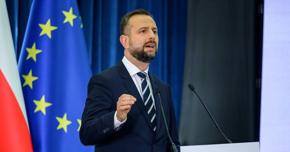 "Chciałbym poprosić i zaprosić naszych partnerów z koalicji rządowej: z Platformy Obywatelskiej, z Polski 2050, z Lewicy, żebyśmy dzisiaj wspólnie wyłonili kandydata na prezydenta. Polski nie stać na ryzyko, na niebezpieczeństwo w obliczu zagrożeń zewnętrznych" - powiedział w sobotę minister obrony narodowej Władysław Kosiniak-Kamysz.