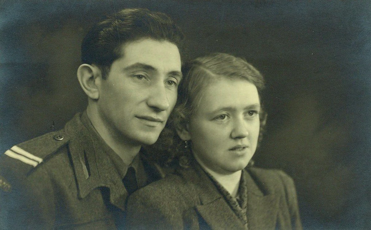 "Jestem wnukiem jednego z wyzwolicieli Bredy i jestem dumny ze swojego nazwiska" - mówi w rozmowie z dziennikarką RMF FM 50-letni Paul Jankowski, dyrektor szkół w Stampersgat i Noordhoek. W niedzielę w Bredzie odbywają się oficjalne uroczystości z okazji 80. rocznicy wyzwolenia miasta przez żołnierzy Pierwszej Dywizji Pancernej gen. Stanisława Maczka. 