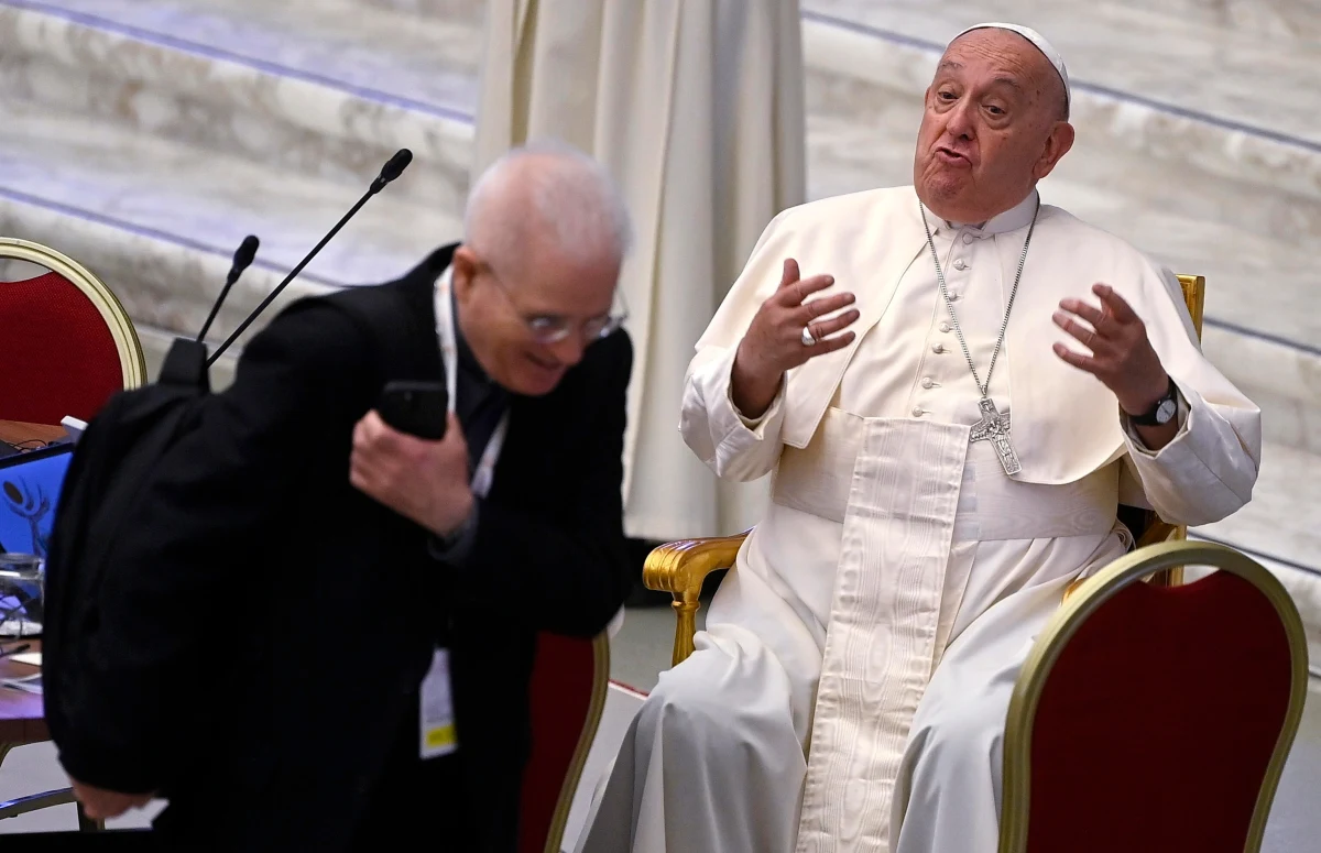 To był inny synod. Pierwszy raz przyznano kobietom prawo do głosowania. W sobotę zamknięto obrady synodu biskupów w Watykanie. Papież ogłosił, że nie opublikuje po tych obradach adhortacji apostolskiej jako podsumowania. W Kościele potrzebne są "uzdrowienie, pojednanie i odbudowa zaufania" w związku z wieloma skandalami wokół różnych nadużyć - głosi opublikowany w sobotę dokument końcowy.