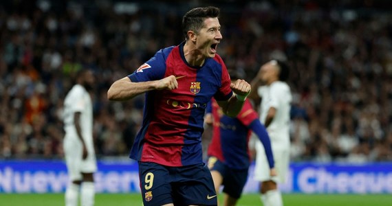 Barcelona pokonała 4:0 Real Madryt w ligowym El Classico. Dwie bramki dla Barcy zdobył Robert Lewandowski. Polski sportowiec znów został bohaterem Katalończyków.