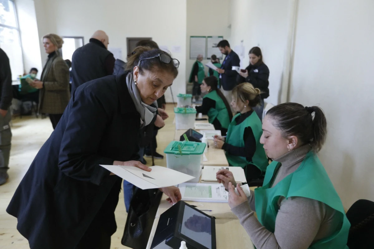 "Nie uznajemy wyników wyborów parlamentarnych w Gruzji ogłoszonych przez Centralną Komisję Wyborczą" - oświadczyli w sobotę późnym wieczorem liderzy opozycyjnego Zjednoczonego Ruchu Narodowego (ZRN) i Koalicji na rzecz Zmiany.