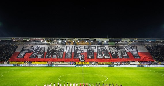 Okolicznościowe stroje piłkarzy, specjalna oprawa kibiców i symboliczne rozpoczęcie gry przez kpt. Eugeniusza Niedzielskiego, ps. Nead, 101-letniego weterana, który 80 lat temu brał udział w wyzwalaniu Bredy - to okoliczności, w których w sobotni wieczór miejscowy klub NAC po raz kolejny uczcił pamięć polskich żołnierzy.